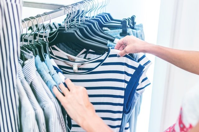 How to organise your clothes so that you can easily put an outfit