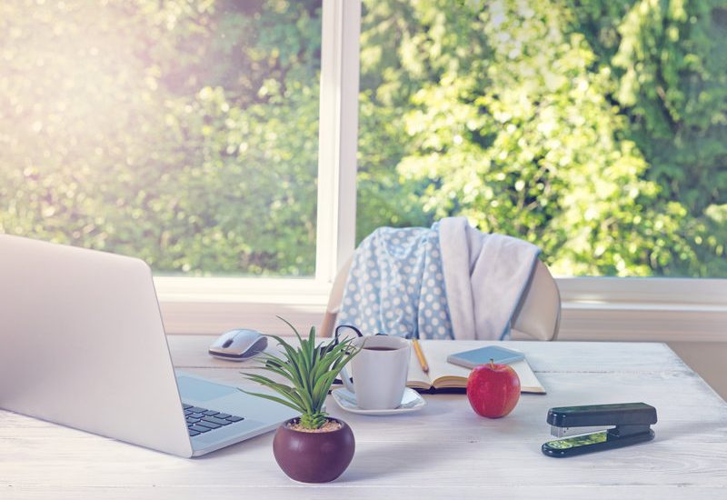Keep your desk tidy