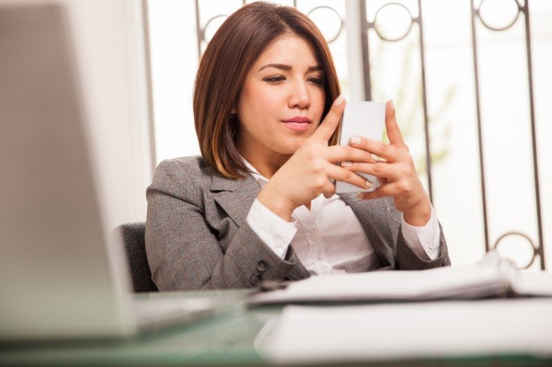 cut down digital distractions to stay productive