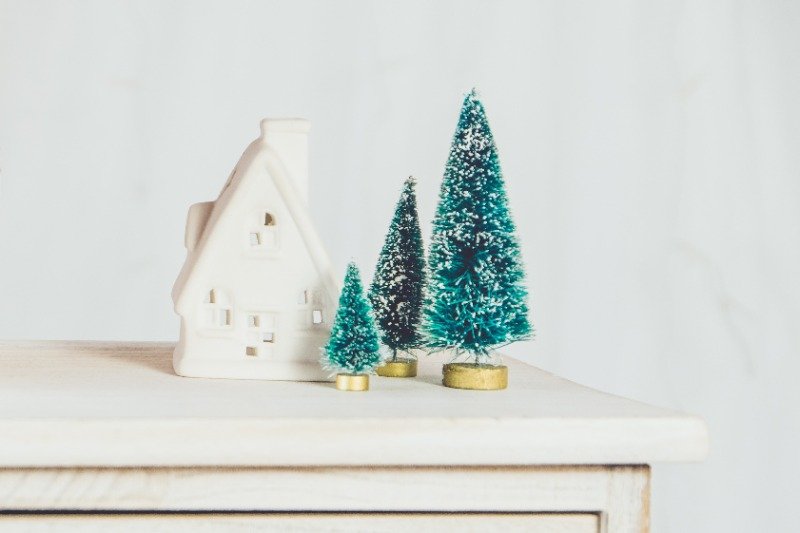 Don't clutter your living room with Christmas decorations