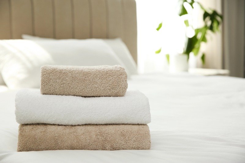 Declutter the guest room before Christmas